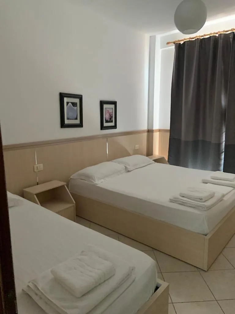 Apart-Hotel Alvi Sarandë 3*,